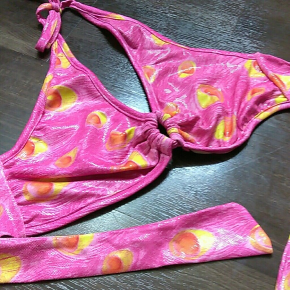 Shiny pink print halter bikini top DD / Large - Picture 3 of 3